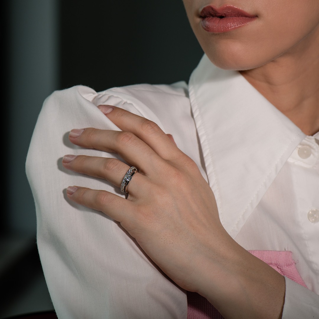 Inel din aur alb de 14K cu Diamante create în laborator