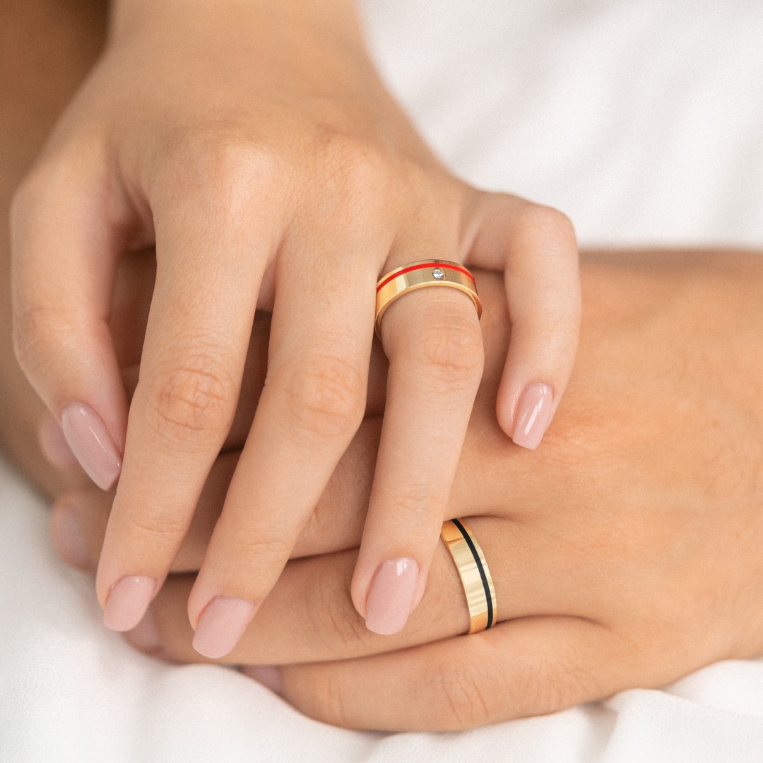 Verighetă damă Charm 803 din aur galben de 14K cu Diamant natural și Email roșu