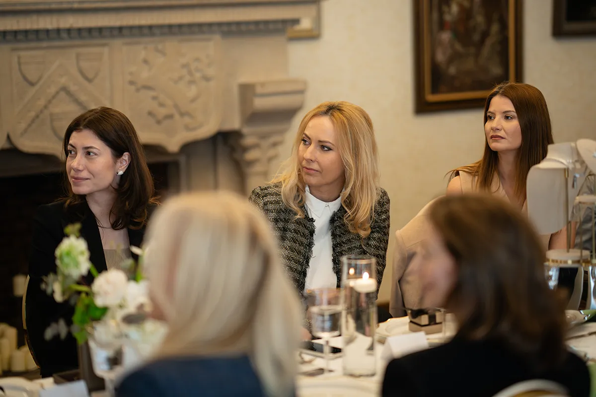 Breakfast with Diamonds: O dimineață strălucitoare la Modern Art Museum